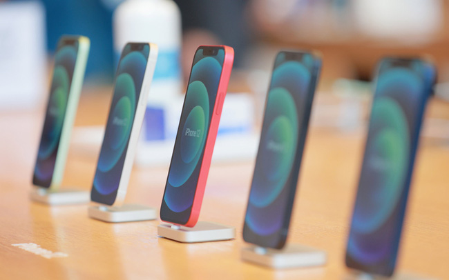 Lần đầu ti&ecirc;n Apple chịu thu cũ đổi mới một mẫu smartphone của h&atilde;ng kh&aacute;c, c&aacute;i t&ecirc;n xuất hiện khiến mọi người kh&ocirc;ng tin v&agrave;o mắt m&igrave;nh - Ảnh 1.