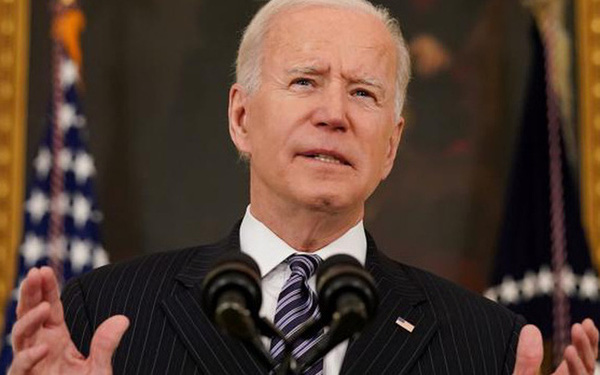 Mỹ đảo ngược lập trường, cho ph&eacute;p c&aacute;c nước ngh&egrave;o tiếp cận bằng s&aacute;ng chế vaccine Covid - Ảnh 1.