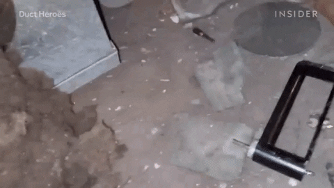 Giật m&igrave;nh với video vệ sinh ống dẫn kh&iacute; 47 năm chưa dọn lần n&agrave;o: bụi dồn th&agrave;nh từng đống, hầu hết l&agrave; tế b&agrave;o da người - Ảnh 4.