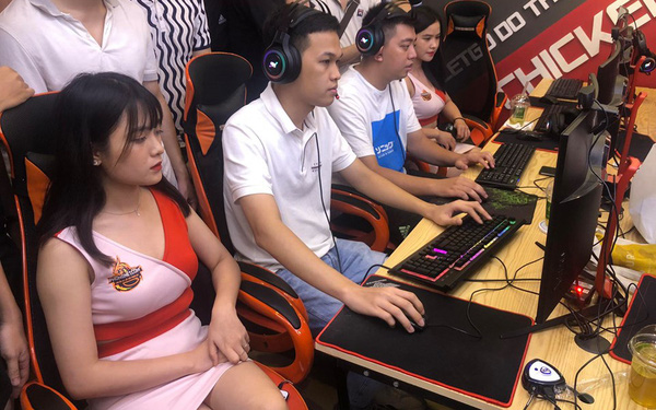 Chim Sẻ Đi Nắng l&ecirc;n tiếng về vụ mất fanpage 1,3 triệu followers, tiết lộ những chi tiết trong bản hợp đồng kh&ocirc;ng thể chấp nhận - Ảnh 1.