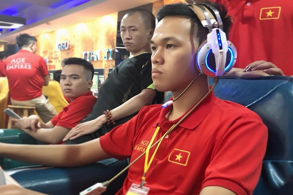 Chim Sẻ Đi Nắng l&ecirc;n tiếng về vụ mất fanpage 1,3 triệu followers, tiết lộ những chi tiết trong bản hợp đồng kh&ocirc;ng thể chấp nhận - Ảnh 2.