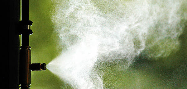 D&ugrave;ng m&aacute;y tạo ẩm trong ph&ograve;ng điều ho&agrave;, nhớ 3 điều n&agrave;y nếu kh&ocirc;ng muốn mang bệnh - Ảnh 1.