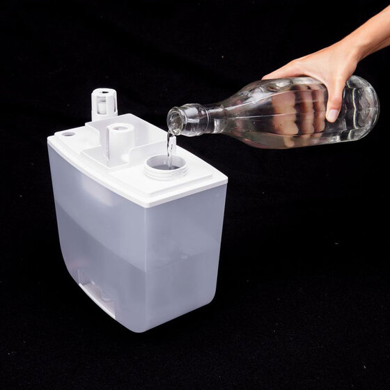 D&ugrave;ng m&aacute;y tạo ẩm trong ph&ograve;ng điều ho&agrave;, nhớ 3 điều n&agrave;y nếu kh&ocirc;ng muốn mang bệnh - Ảnh 2.