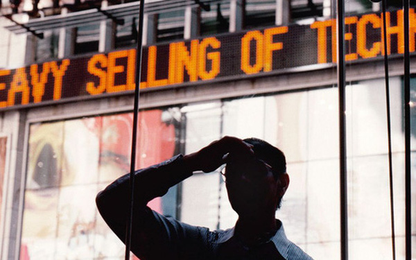 Giống thời kỳ dot-com, Tesla cùng những cổ phiếu bong bóng khác đang bắt đầu xì hơi - Ảnh 1. Giống thời kỳ dot-com, Tesla cùng những cổ phiếu bong bóng khác đang bắt đầu xì hơi - Ảnh 1.