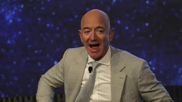  Gần 100.000 người k&yacute; 2 kiến nghị kh&ocirc;ng cho tỉ ph&uacute; Jeff Bezos trở lại tr&aacute;i đất  - Ảnh 1.