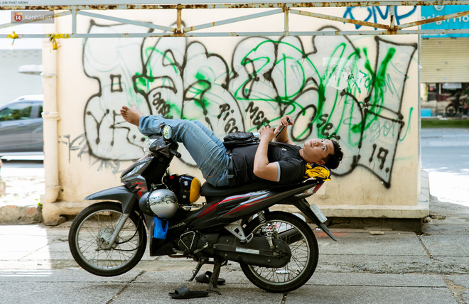 Nỗi niềm t&agrave;i xế xe &ocirc;m, shipper c&ocirc;ng nghệ giữa dịch Covid-19: &ldquo;Sợ chứ, nhưng kh&oacute; kiếm được việc kh&aacute;c lắm&hellip;&rdquo; - Ảnh 4.