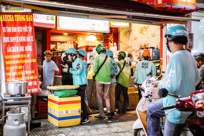 Nỗi niềm t&agrave;i xế xe &ocirc;m, shipper c&ocirc;ng nghệ giữa dịch Covid-19: &ldquo;Sợ chứ, nhưng kh&oacute; kiếm được việc kh&aacute;c lắm&hellip;&rdquo; - Ảnh 9.