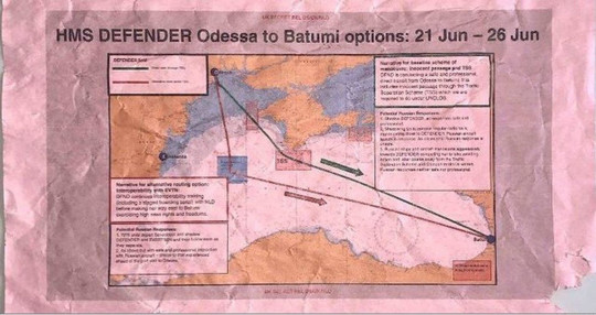T&agrave;i liệu qu&acirc;n sự tuyệt mật của Vương quốc Anh bị bỏ ở bến xe bu&yacute;t trong t&igrave;nh trạng ướt sũng như giấy lộn - Ảnh 2.