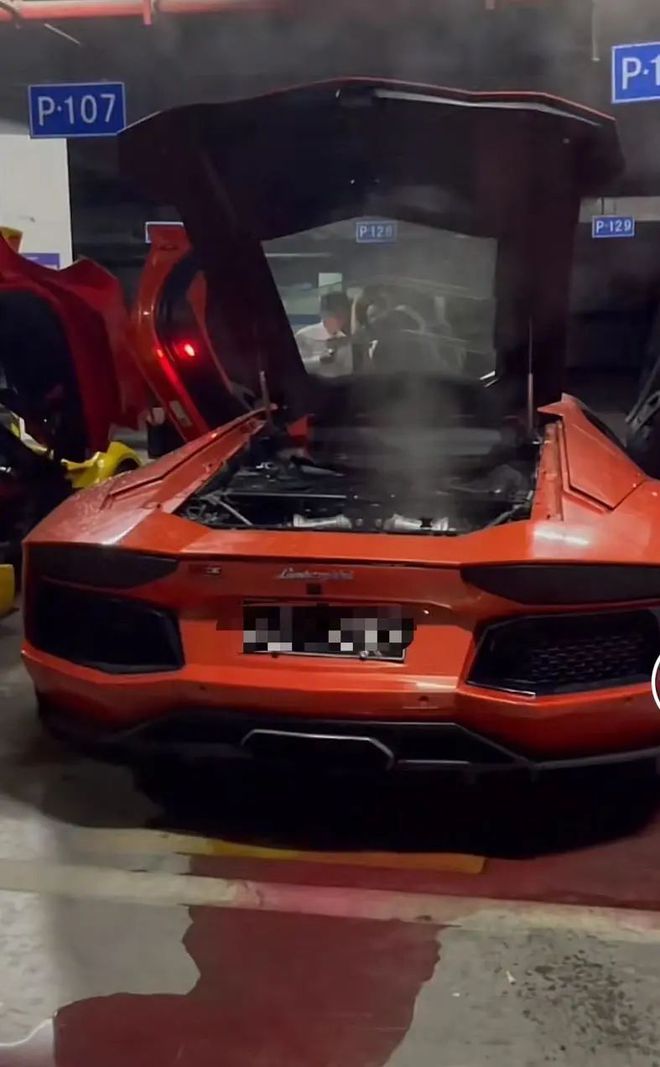 Trung Quốc: Thanh niên dùng ống xả Lamborghini Aventador nướng thịt, nướng luôn cả xe - Ảnh 3. Trung Quốc: Thanh niên dùng ống xả Lamborghini Aventador nướng thịt, nướng luôn cả xe - Ảnh 3.