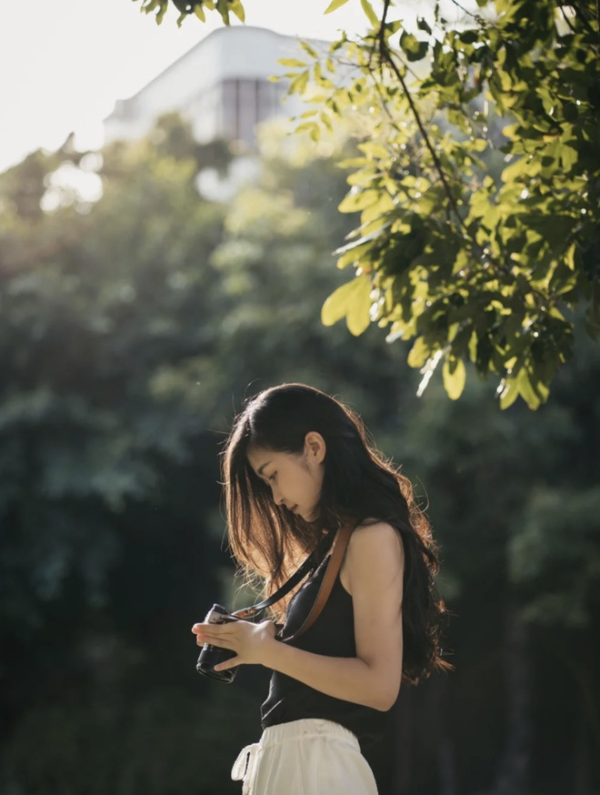 KH&Ocirc;NG L&Agrave;M G&Igrave; vẫn kiếm bộn tiền: C&ocirc;ng việc lạ l&ugrave;ng của những người trẻ ch&aacute;n l&agrave;m, nghỉ việc chỉ để... đứng cạnh người lạ  - Ảnh 3.