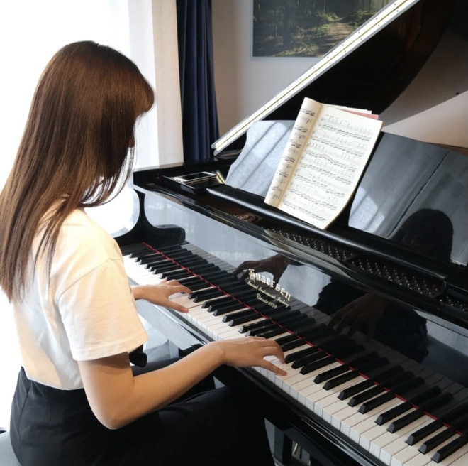 KH&Ocirc;NG L&Agrave;M G&Igrave; vẫn kiếm bộn tiền: C&ocirc;ng việc lạ l&ugrave;ng của những người trẻ ch&aacute;n l&agrave;m, nghỉ việc chỉ để... đứng cạnh người lạ  - Ảnh 4.