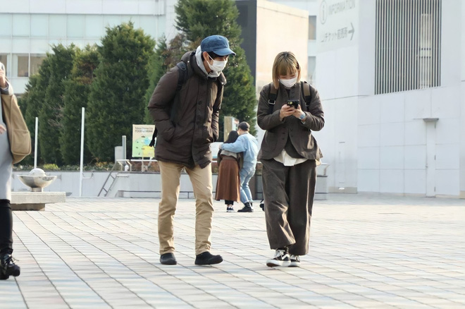 KH&Ocirc;NG L&Agrave;M G&Igrave; vẫn kiếm bộn tiền: C&ocirc;ng việc lạ l&ugrave;ng của những người trẻ ch&aacute;n l&agrave;m, nghỉ việc chỉ để... đứng cạnh người lạ  - Ảnh 5.