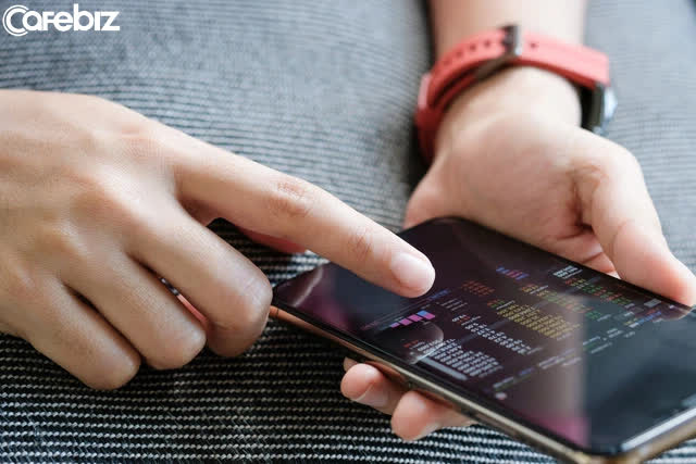 Người phụ nữ mất 12.000 đ&ocirc; la khi chơi Bitcoin ngửa mặt l&ecirc;n trời than kh&oacute;c: Đừng dễ tin người v&igrave; cuộc sống lu&ocirc;n đầy rẫy c&aacute;m dỗ! - Ảnh 1.