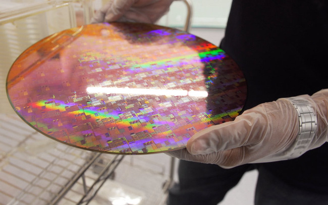 Các doanh nghiệp tuyệt vọng trong cuộc khủng hoảng chip toàn cầu: Mù quáng tìm nguồn cung, hàng loạt bị mắc bẫy mua phải hàng nhái - Ảnh 1. Các doanh nghiệp tuyệt vọng trong cuộc khủng hoảng chip toàn cầu: Mù quáng tìm nguồn cung, hàng loạt bị mắc bẫy mua phải hàng nhái - Ảnh 1.