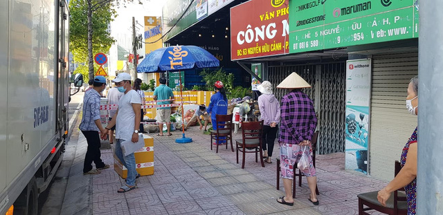  Gi&aacute;m đốc hệ thống điện thoại đi b&aacute;n rau, thịt, trứng đồng gi&aacute; giữa đại dịch Covid-19  - Ảnh 3.