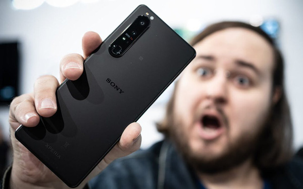 Kh&ocirc;ng kết th&uacute;c bi đ&aacute;t như LG, điện thoại Sony vẫn sống, thậm ch&iacute; vừa b&aacute;o l&atilde;i cả trăm triệu USD nhờ chọn lối đi ri&ecirc;ng: N&oacute;i kh&ocirc;ng với người ti&ecirc;u d&ugrave;ng đại ch&uacute;ng, chỉ b&aacute;n smartphone đắt tiền - Ảnh 1.