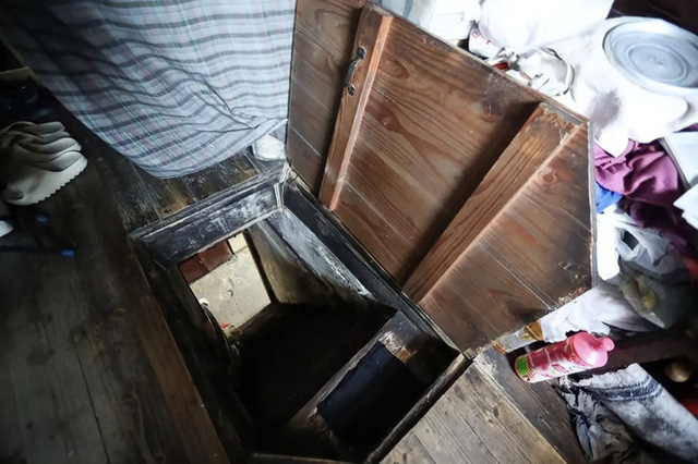 Cuộc sống chật vật bên trong những ngôi nhà mỏng tang như tờ giấy giữa lòng thành phố hoa lệ không bao giờ ngủ - Ảnh 7. Cuộc sống chật vật bên trong những ngôi nhà mỏng tang như tờ giấy giữa lòng thành phố hoa lệ không bao giờ ngủ - Ảnh 7.