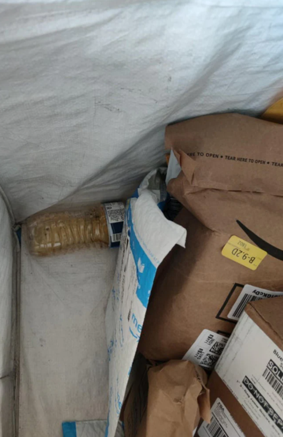 B&iacute; mật đen tối đằng sau chuyến bay 5,5 tỷ USD v&agrave;o vũ trụ nhờ nh&acirc;n vi&ecirc;n v&agrave; kh&aacute;ch h&agrave;ng Amazon của Jeff Bezos - Ảnh 5.