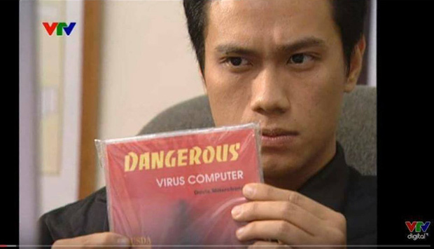 Cư d&acirc;n mạng đ&agrave;o lại clip cười t&eacute; ghế với pha đốt ổ cứng cứu dữ liệu thần th&aacute;nh của diễn vi&ecirc;n Việt Anh - Ảnh 2.