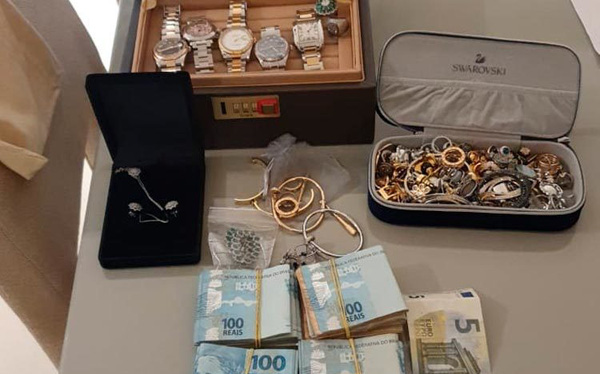 &lsquo;Vua Bitcoin&rsquo; bị bắt với c&aacute;o buộc lừa đảo 300 triệu USD - Ảnh 1.