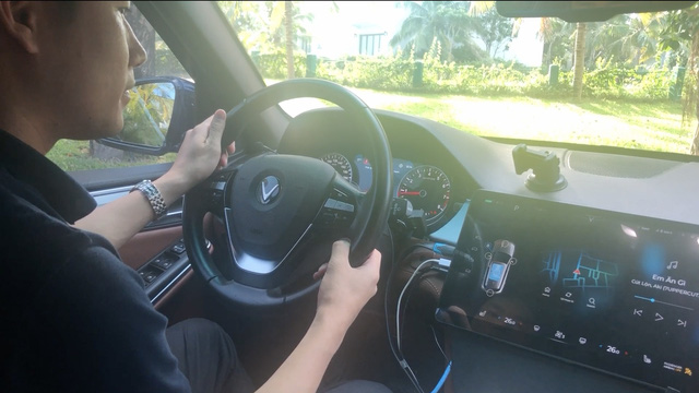 VinFast thử trợ lý ảo như Mercedes: Từ kể chuyện hài, đọc báo cho đến tự giảm nhiệt độ khi kêu nóng - Ảnh 1. VinFast thử trợ lý ảo như Mercedes: Từ kể chuyện hài, đọc báo cho đến tự giảm nhiệt độ khi kêu nóng - Ảnh 1.