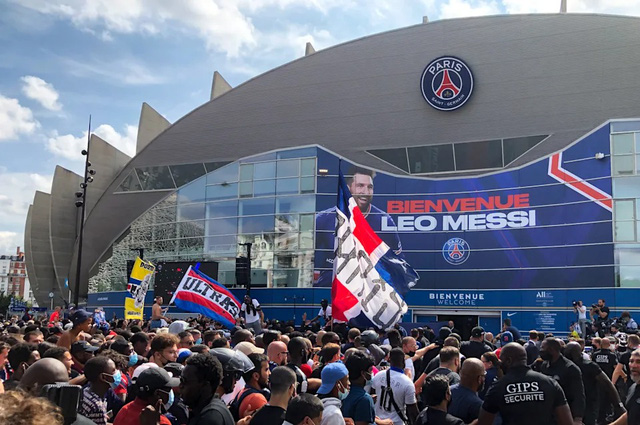 PSG tr&uacute;ng m&aacute;nh nhưng đ&acirc;y mới l&agrave; người gi&agrave;nh số độc đắc trong vụ chuyển nhượng Messi - Ảnh 3.