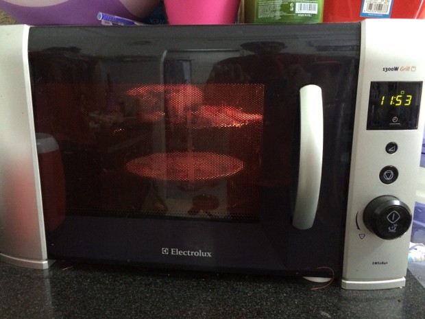 Những nhược điểm của l&ograve; vi s&oacute;ng điện tử đa năng m&igrave;nh r&uacute;t ra sau 17 năm sử dụng &ndash; h&atilde;y ghi nhớ trước khi mua kẻo &ocirc;m hận - Ảnh 4.