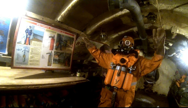 Thủy thủ t&agrave;u ngầm Nga huấn luyện tho&aacute;t hiểm khi t&agrave;u ch&igrave;m như thế n&agrave;o? Đ&acirc;y l&agrave; chia sẻ của b&aacute;c sỹ t&acirc;m l&yacute; trong hải qu&acirc;n Nga. - Ảnh 1.