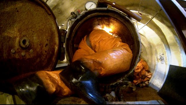 Thủy thủ t&agrave;u ngầm Nga huấn luyện tho&aacute;t hiểm khi t&agrave;u ch&igrave;m như thế n&agrave;o? Đ&acirc;y l&agrave; chia sẻ của b&aacute;c sỹ t&acirc;m l&yacute; trong hải qu&acirc;n Nga. - Ảnh 3.