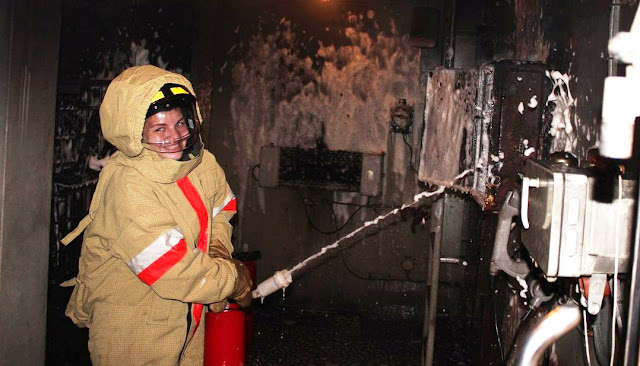 Thủy thủ t&agrave;u ngầm Nga huấn luyện tho&aacute;t hiểm khi t&agrave;u ch&igrave;m như thế n&agrave;o? Đ&acirc;y l&agrave; chia sẻ của b&aacute;c sỹ t&acirc;m l&yacute; trong hải qu&acirc;n Nga. - Ảnh 10.