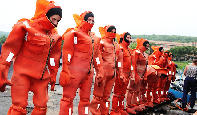 Thủy thủ t&agrave;u ngầm Nga huấn luyện tho&aacute;t hiểm khi t&agrave;u ch&igrave;m như thế n&agrave;o? Đ&acirc;y l&agrave; chia sẻ của b&aacute;c sỹ t&acirc;m l&yacute; trong hải qu&acirc;n Nga. - Ảnh 11.