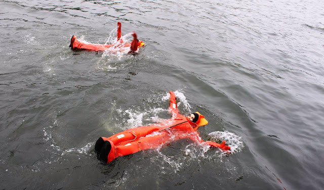 Thủy thủ t&agrave;u ngầm Nga huấn luyện tho&aacute;t hiểm khi t&agrave;u ch&igrave;m như thế n&agrave;o? Đ&acirc;y l&agrave; chia sẻ của b&aacute;c sỹ t&acirc;m l&yacute; trong hải qu&acirc;n Nga. - Ảnh 12.