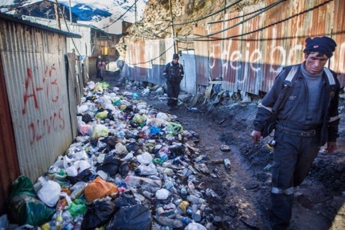 Những địa danh bất lợi nhất cho sự tồn tại của con người nhưng vẫn c&oacute; d&acirc;n cư sinh sống (Phần 1) - Ảnh 5.