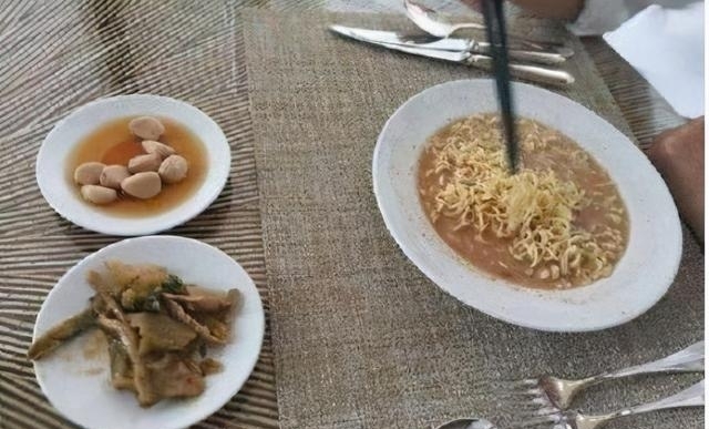  Sở hữu khối t&agrave;i sản khổng lồ nhưng đ&acirc;y l&agrave; bữa ăn y&ecirc;u th&iacute;ch tỷ ph&uacute; Jack Ma: Người c&agrave;ng th&agrave;nh c&ocirc;ng sẽ c&agrave;ng tinh giản?  - Ảnh 2.