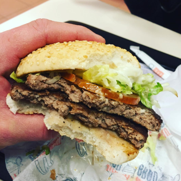 Tổng hợp 18 m&oacute;n ăn đặc dị của McDonalds chỉ c&oacute; ở một số quốc gia. Bạn thử Tr&ugrave;m cuối chưa? - Ảnh 12.