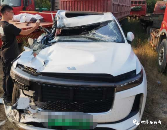 T&agrave;i xế Trung Quốc khoe xe tự l&aacute;i theo c&aacute;ch phản cảm, d&acirc;n mạng h&ocirc; h&agrave;o tẩy chay, y&ecirc;u cầu cảnh s&aacute;t giao th&ocirc;ng phạt nặng - Ảnh 5.