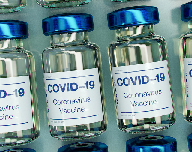 Thu lời h&agrave;ng chục tỷ USD nhưng Pfizer, Moderna lại phớt lờ nh&agrave; khoa học tạo n&ecirc;n th&agrave;nh c&ocirc;ng cho vaccine Covid-19 - Ảnh 3.