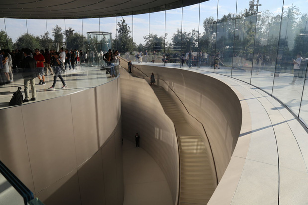  Cận cảnh Apple Park: Văn ph&ograve;ng đẹp nhất thế giới trị gi&aacute; 5 tỷ USD, nơi tổ chức buổi ra mắt iPhone 13 đ&ecirc;m nay! - Ảnh 13.
