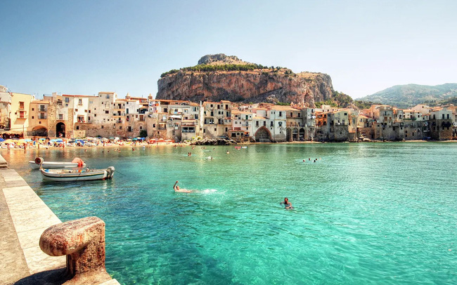 Sự thật mất lòng đằng sau cơn sốt nhà 1 euro ở Ý: Khu bất động sản chỉ bằng 1 cốc cafe nhưng mất hàng trăm nghìn đô để tu sửa - Ảnh 1. Sự thật mất lòng đằng sau cơn sốt nhà 1 euro ở Ý: Khu bất động sản chỉ bằng 1 cốc cafe nhưng mất hàng trăm nghìn đô để tu sửa - Ảnh 1.