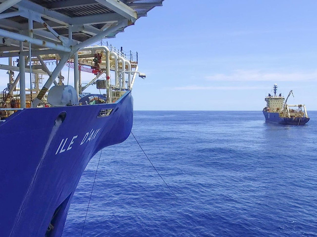 Google, Facebook đặt hàng nghìn dặm cáp quang dưới đáy biển như thế nào? - Ảnh 5. Google, Facebook đặt hàng nghìn dặm cáp quang dưới đáy biển như thế nào? - Ảnh 5.