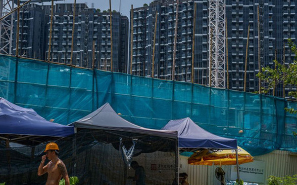 Tỷ ph&uacute; thế giới đ&aacute;nh rơi 135 tỷ USD chỉ trong phi&ecirc;n h&ocirc;m qua, Elon Musk mất nhiều nhất - Ảnh 1.