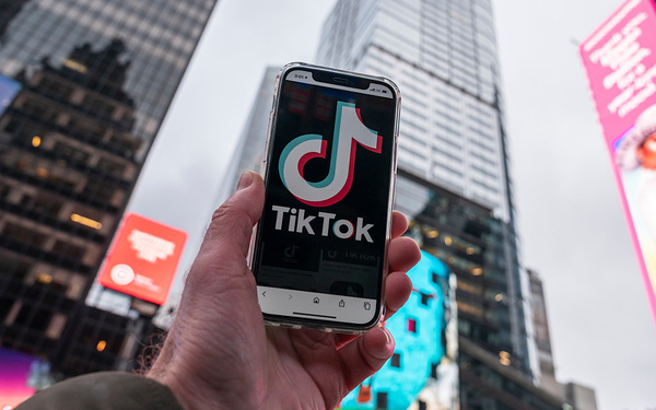 Con số khiến Mark Zuckerberg lo sợ: TikTok cán mốc 1 tỷ người dùng mỗi tháng, rất nhiều trong số đó là người Mỹ - Ảnh 2. Con số khiến Mark Zuckerberg lo sợ: TikTok cán mốc 1 tỷ người dùng mỗi tháng, rất nhiều trong số đó là người Mỹ - Ảnh 2.