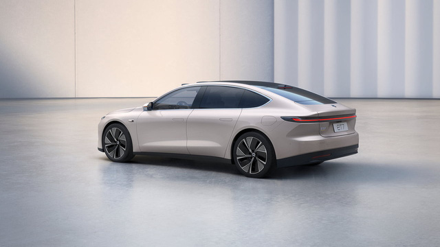 Ô tô điện Trung Quốc phá đảo mọi kỷ lục, sạc 1 lần đi 1000 Km, khiến Tesla phát hoảng - Ảnh 2. Ô tô điện Trung Quốc phá đảo mọi kỷ lục, sạc 1 lần đi 1000 Km, khiến Tesla phát hoảng - Ảnh 2.