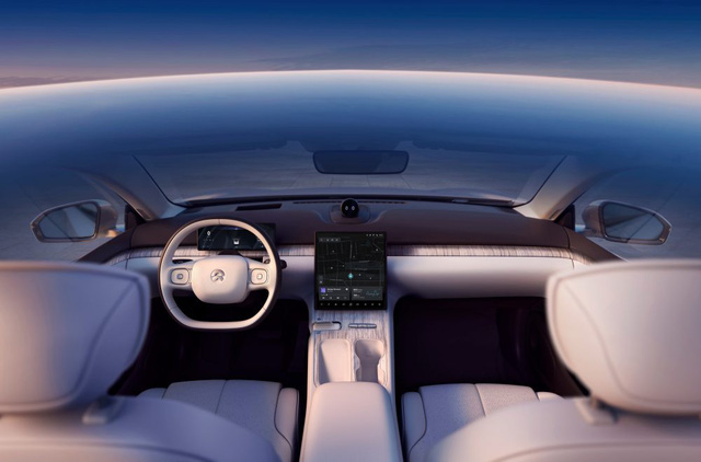 Ô tô điện Trung Quốc phá đảo mọi kỷ lục, sạc 1 lần đi 1000 Km, khiến Tesla phát hoảng - Ảnh 6. Ô tô điện Trung Quốc phá đảo mọi kỷ lục, sạc 1 lần đi 1000 Km, khiến Tesla phát hoảng - Ảnh 6.