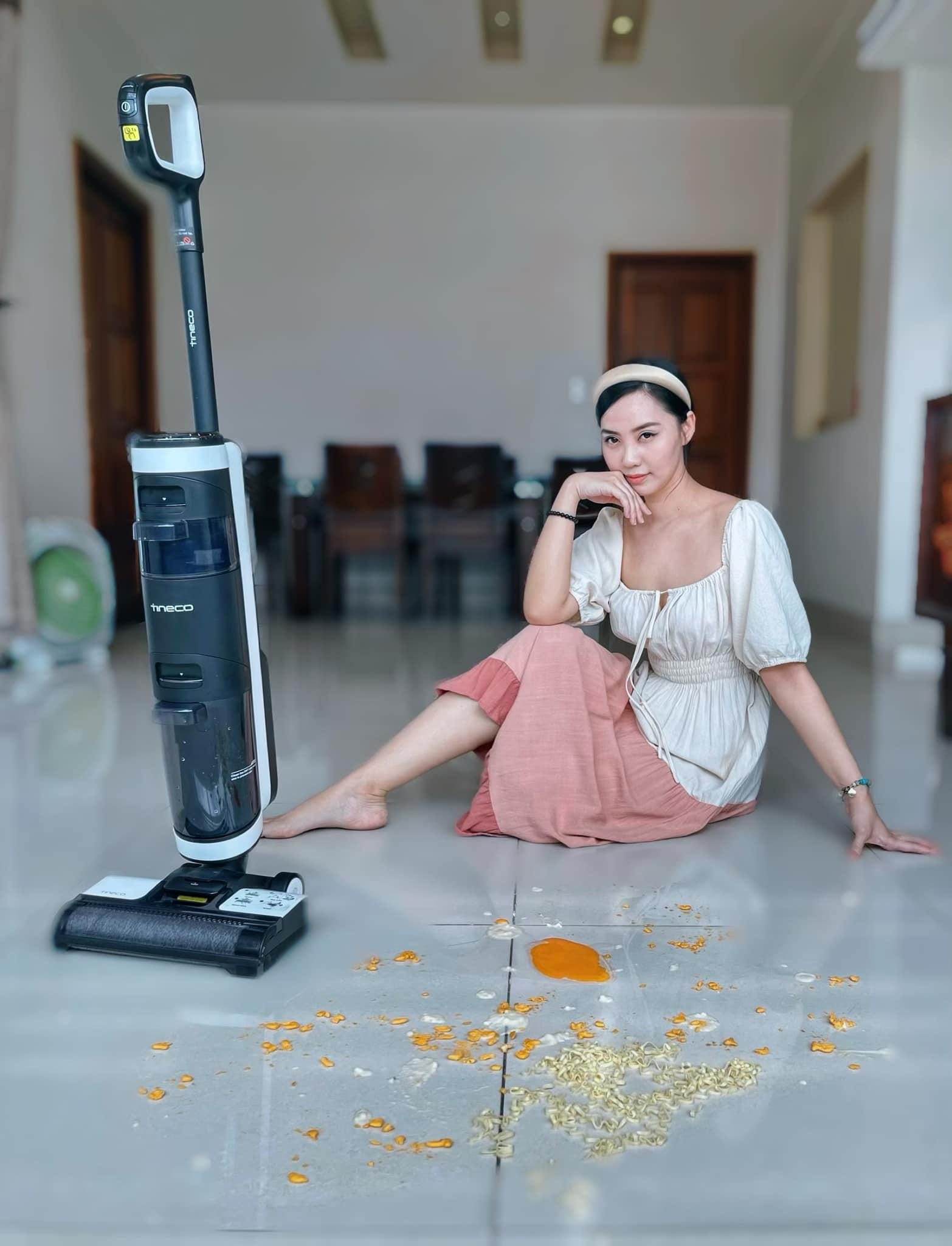 Máy lau sàn và hút bụi TINECO – cô Tấm thời 4.0 - Ảnh 1. Máy lau sàn và hút bụi TINECO – cô Tấm thời 4.0 - Ảnh 1.
