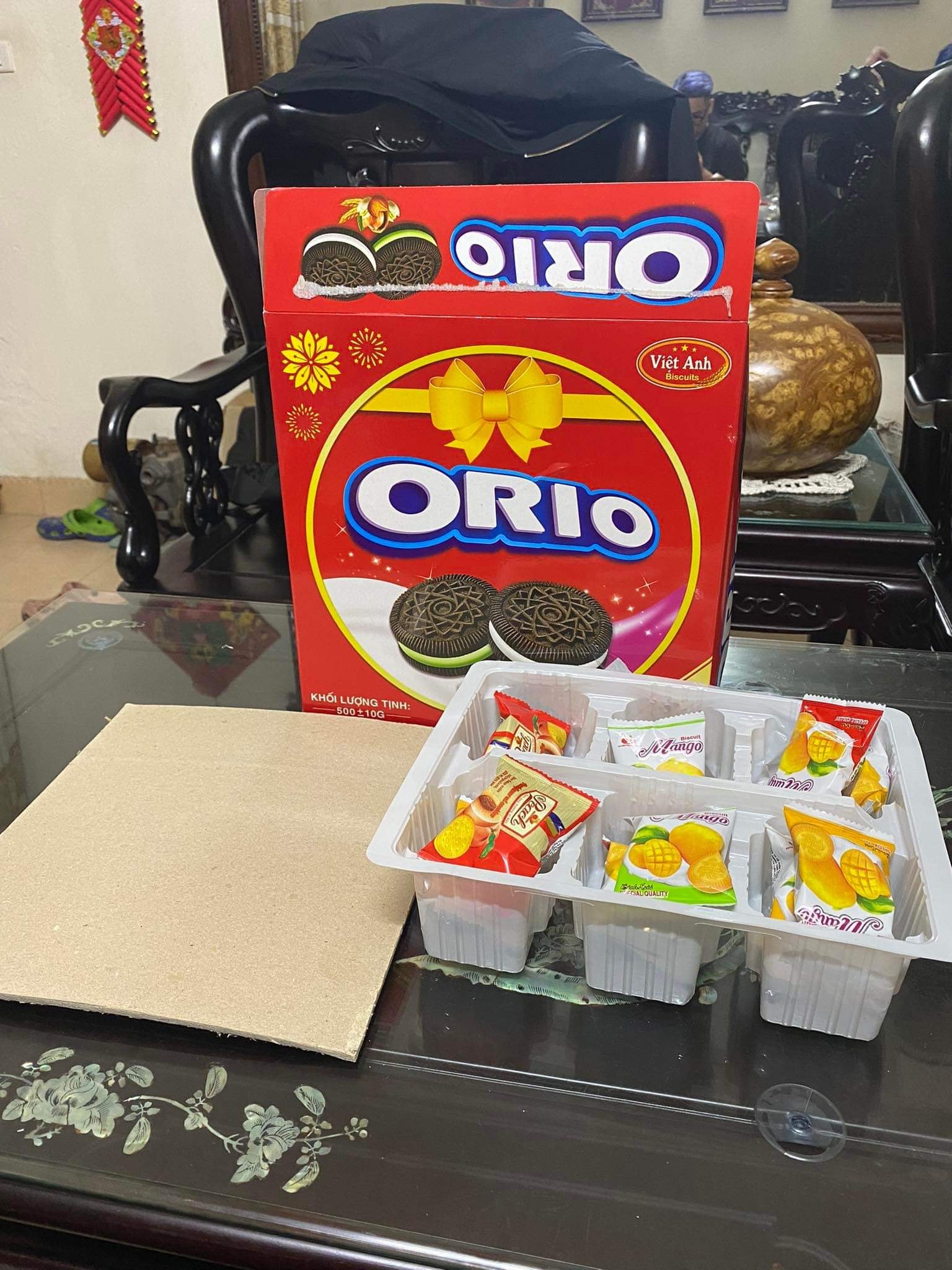 Nhiều chị em tá hỏa khi mua phải giỏ quà Tết ngoài xịn trong “fake”, dân mạng cảm thán: Tiền nào của nấy ấy mà! - Ảnh 9. Nhiều chị em tá hỏa khi mua phải giỏ quà Tết ngoài xịn trong “fake”, dân mạng cảm thán: Tiền nào của nấy ấy mà! - Ảnh 9.