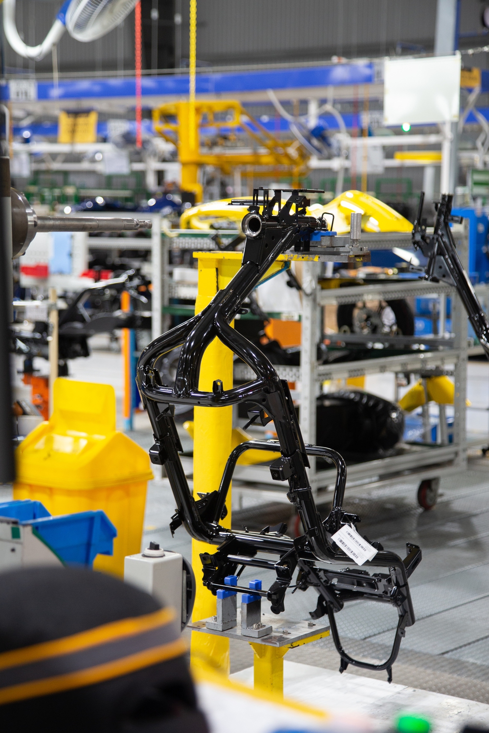 Cận cảnh dây chuyền ra đời chiếc xe máy điện khiến 18.000 đơn 'chốt' trong 48 giờ - Ảnh 7. Cận cảnh dây chuyền ra đời chiếc xe máy điện khiến 18.000 đơn 'chốt' trong 48 giờ - Ảnh 7.