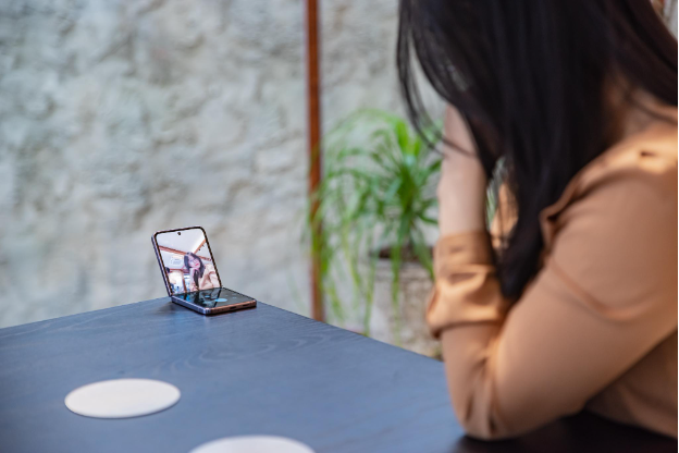 Chẳng phải lo về độ bền, người dùng thoải mái gập mở dưới sự bảo hành từ Samsung Care+ - Ảnh 6. Chẳng phải lo về độ bền, người dùng thoải mái gập mở dưới sự bảo hành từ Samsung Care+ - Ảnh 6.