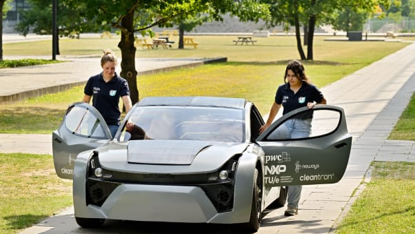 Ô tô năng lượng mặt trời ‘nuốt’ carbon: Ý tưởng bất khả thi làm nên đột phá - Ảnh 2. Ô tô năng lượng mặt trời ‘nuốt’ carbon: Ý tưởng bất khả thi làm nên đột phá - Ảnh 2.