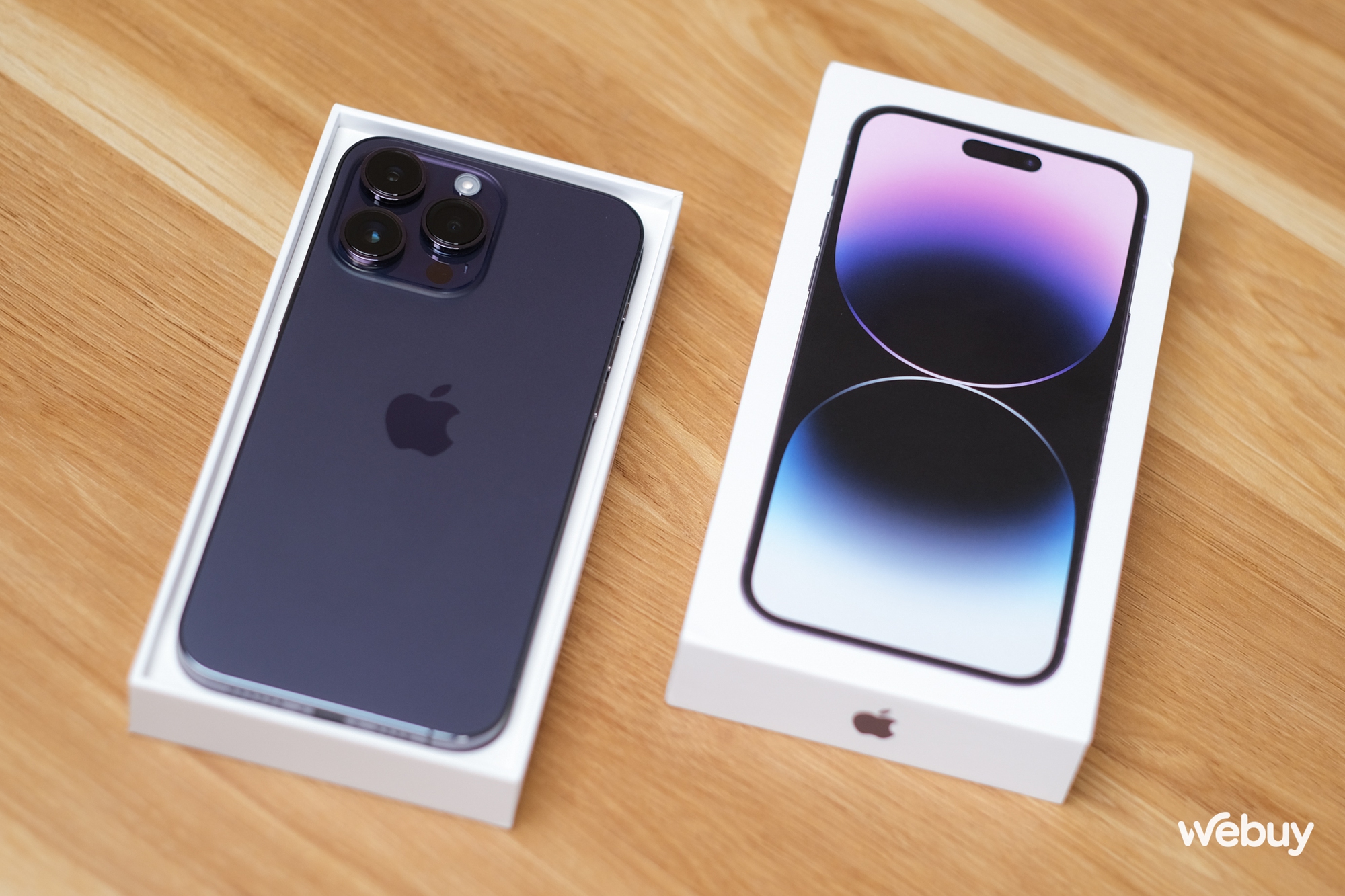 Ngày đầu mở bán iPhone 14: Người dùng Việt chi hàng trăm tỷ đồng để mua iPhone mới - Ảnh 4. Ngày đầu mở bán iPhone 14: Người dùng Việt chi hàng trăm tỷ đồng để mua iPhone mới - Ảnh 4.